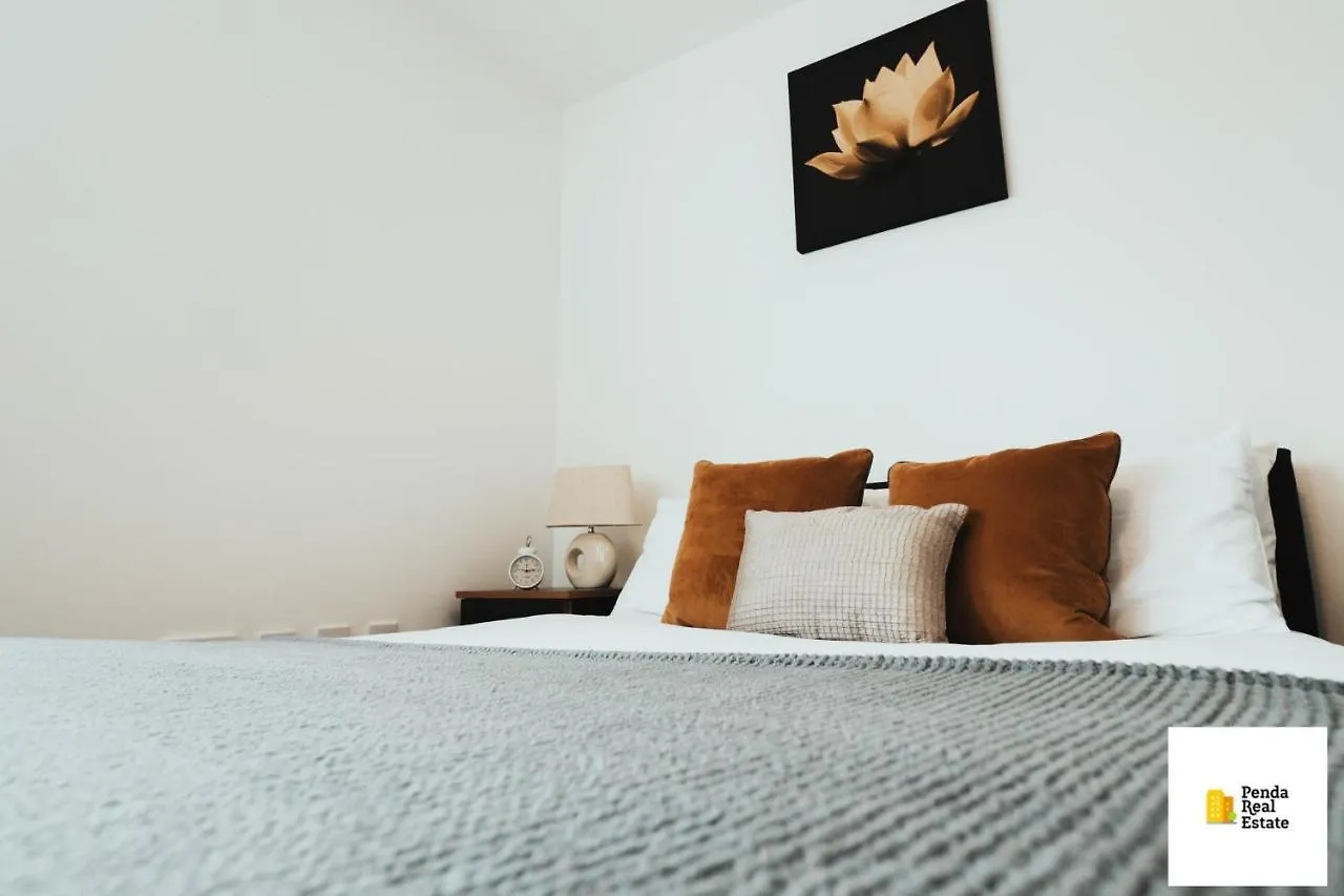 Barking,Dagenham Leisure And Contractors Villa Barking  Barking (Greater London)