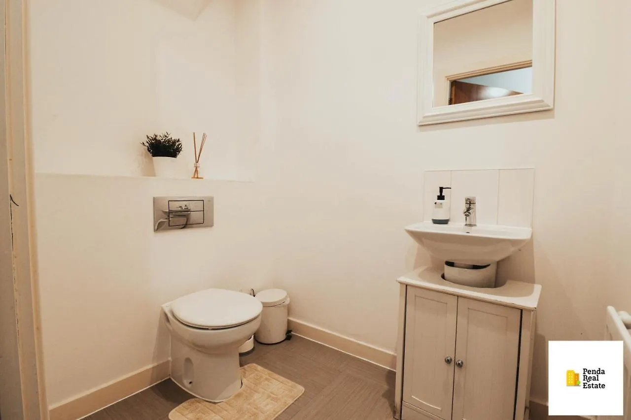 Barking,Dagenham Leisure And Contractors Villa Barking  Holiday home Barking (Greater London)
