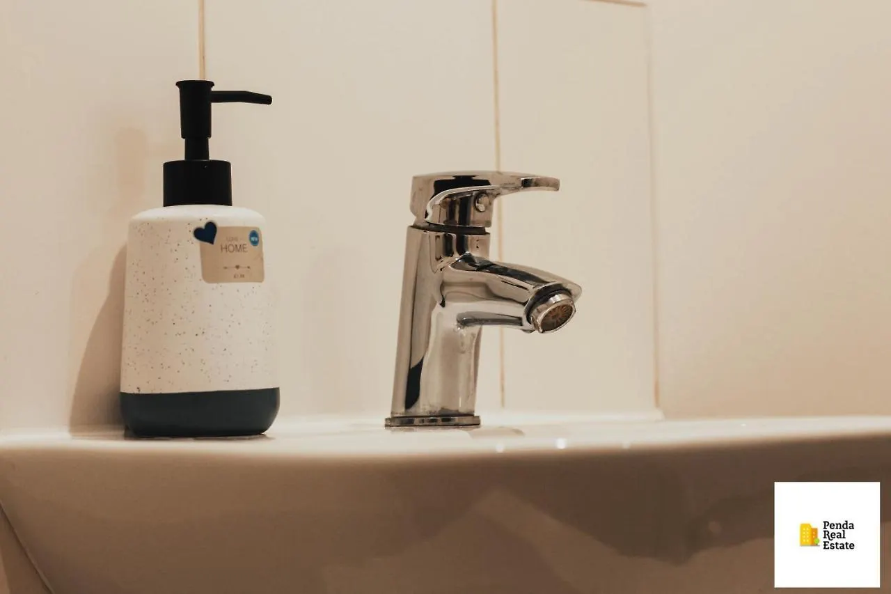Barking,Dagenham Leisure And Contractors Villa Barking  Barking (Greater London)