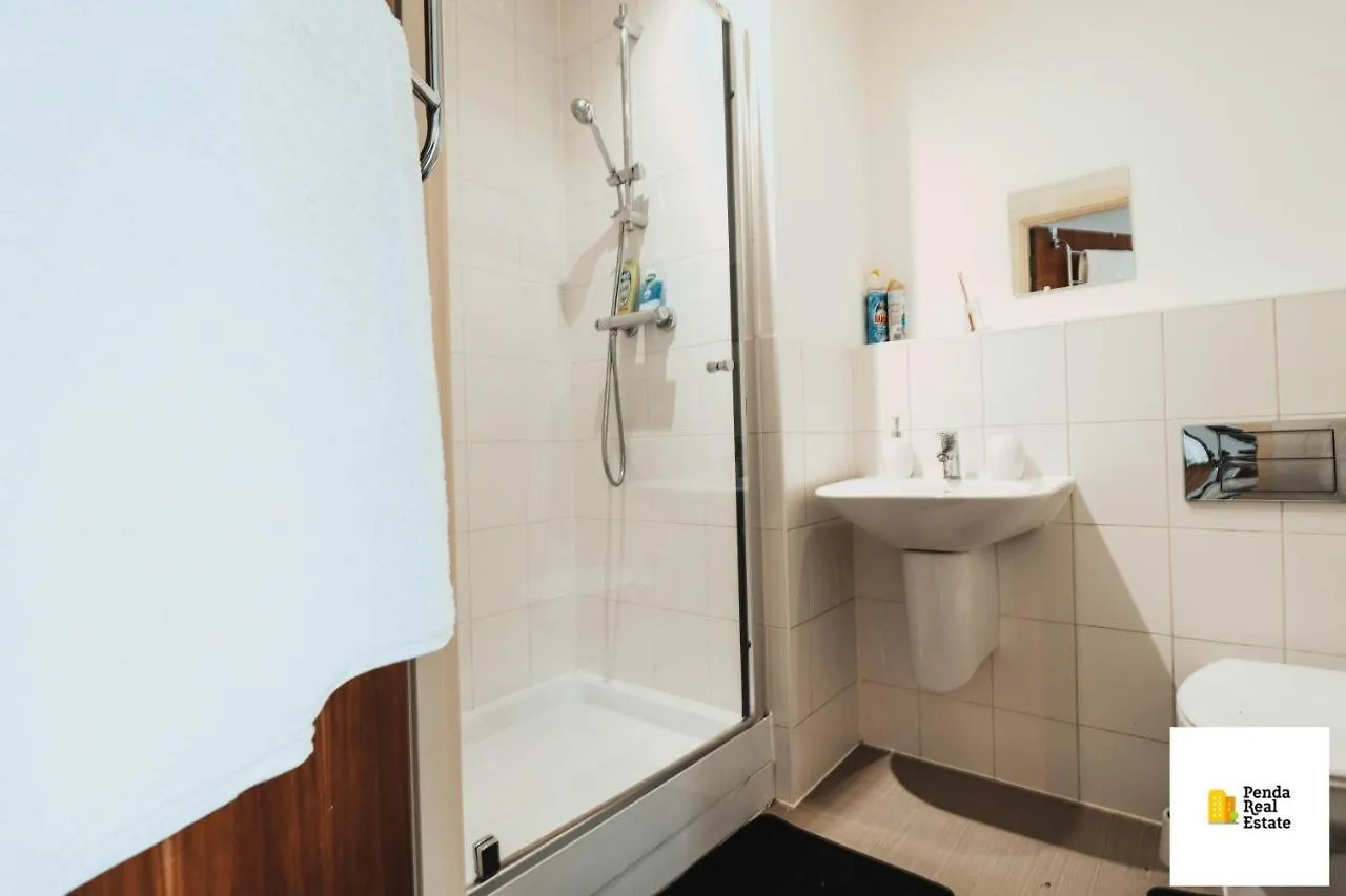 Barking,Dagenham Leisure And Contractors Villa Barking  Holiday home