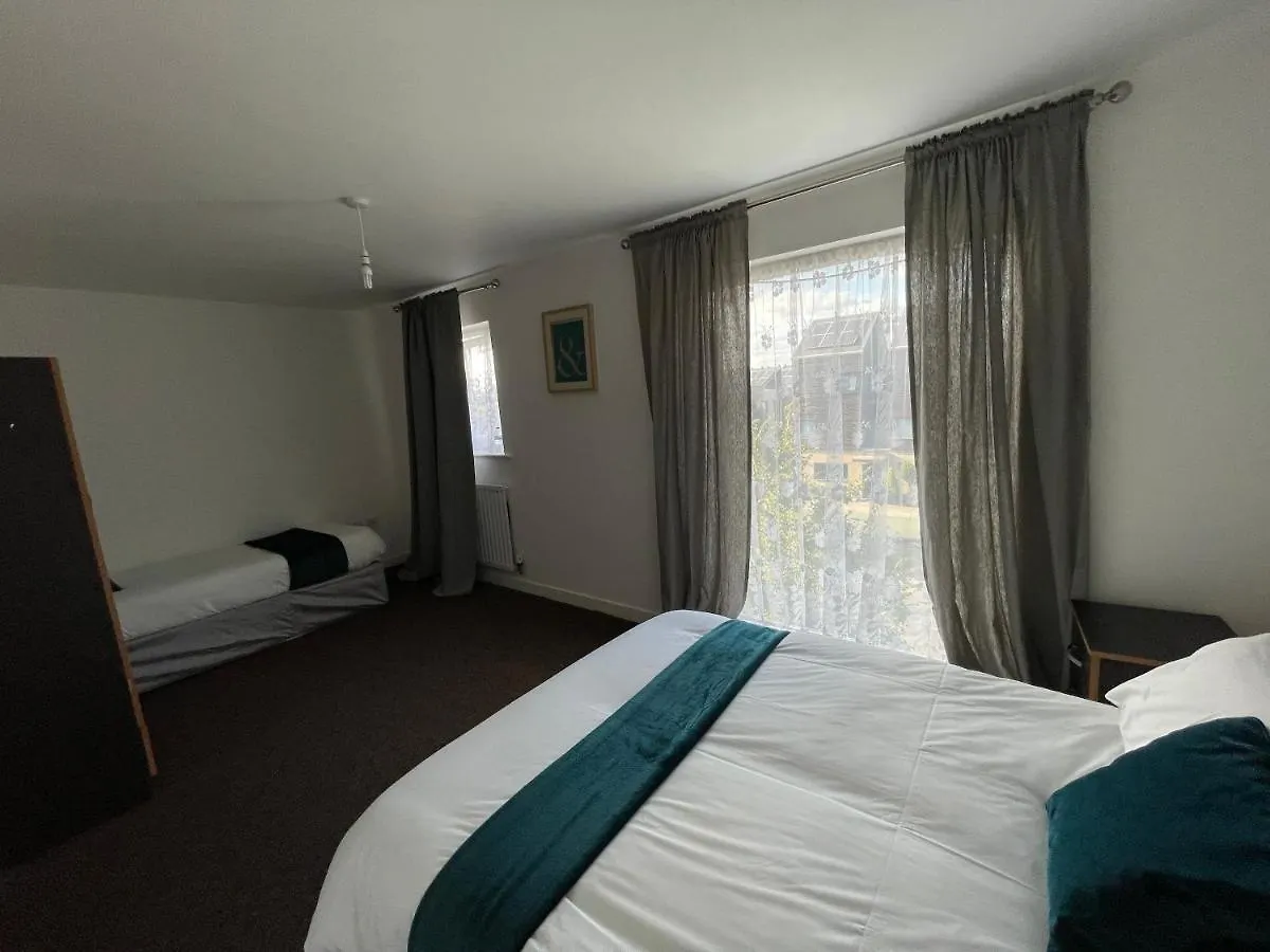 別荘 バーキング Barking,Dagenham Leisure And Contractorsヴィラ